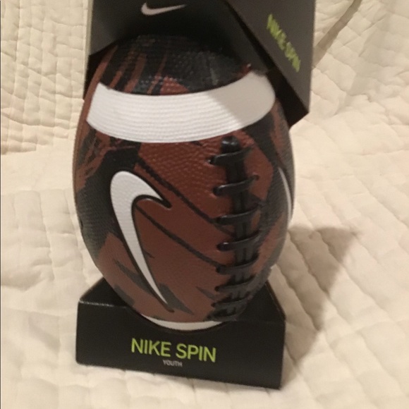nike spin football